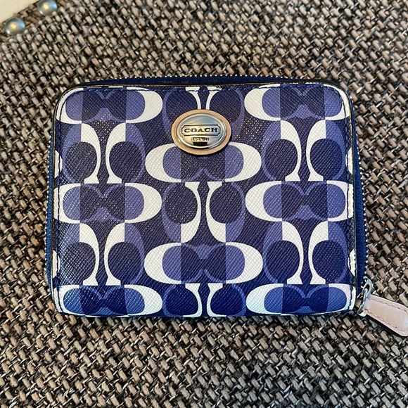 Coach Wallet - Picture 1 of 4